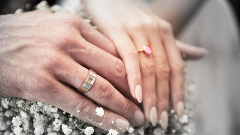 一枚由您家庭元素組成的結婚戒指，是您所擁有的最不平凡的寶物。我們也專注於實現個人願望。