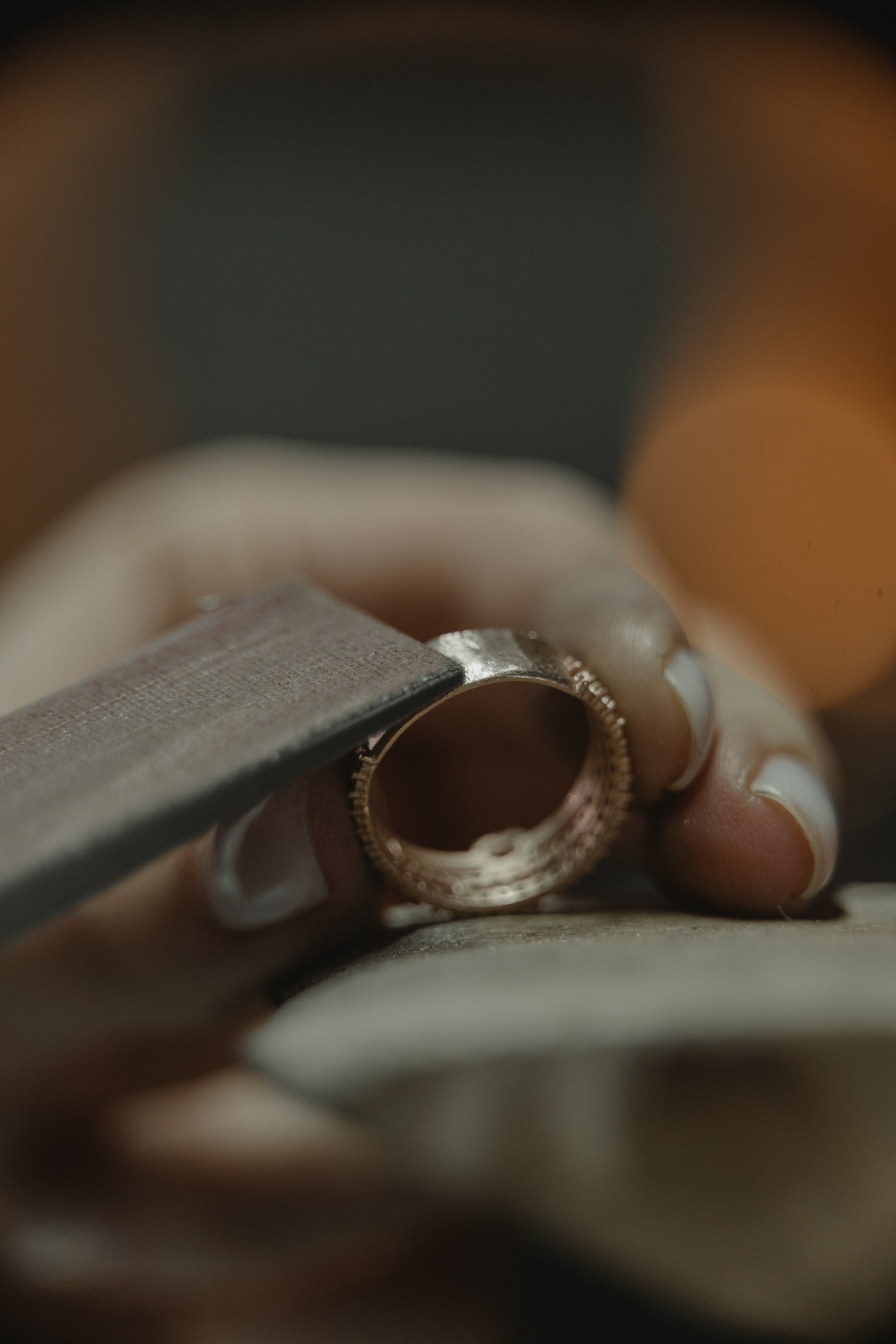 Schmuck reparieren lassen