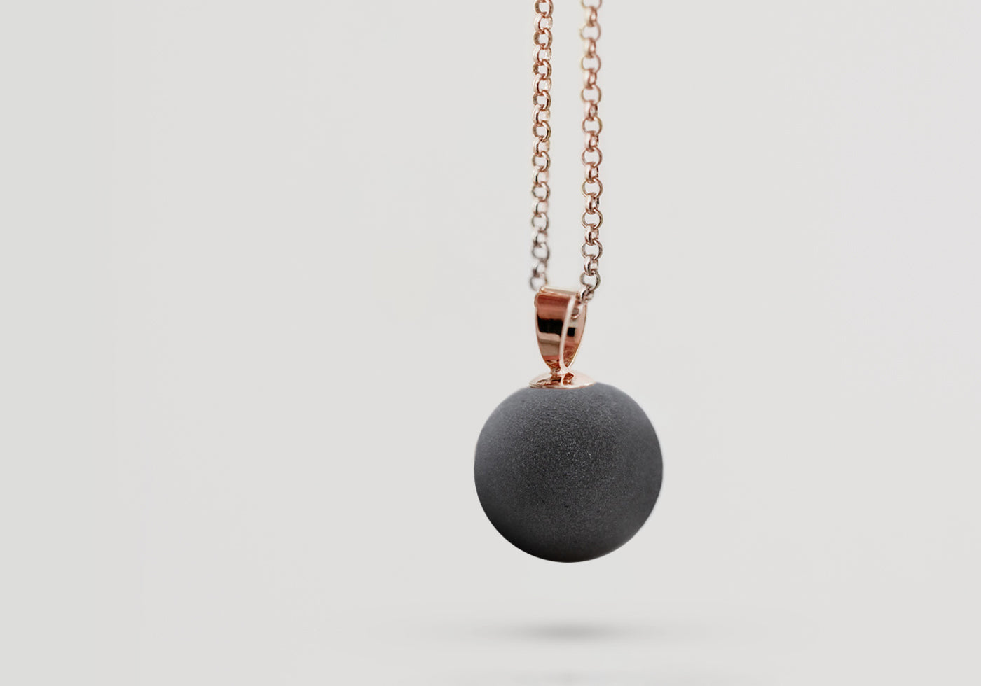 Perle mit Seele - BLACK VULCANO rosé 18 mm